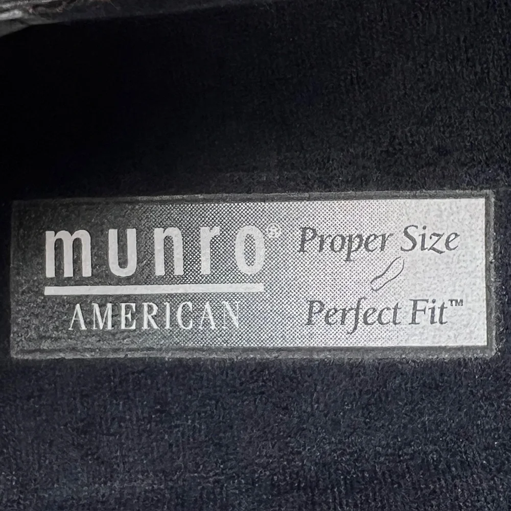Munro American Black Leather Heels ** Size 7 Narrow *** Pumps New Shoes Comfort